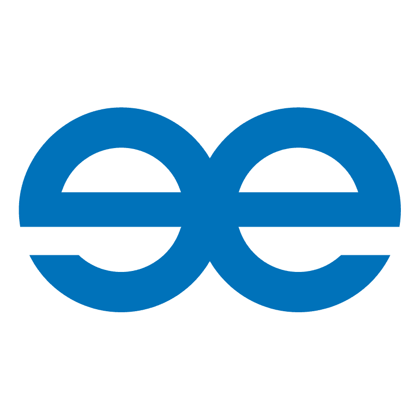 Açık gri arka plan üzerinde simetrik, soyut bir şekil oluşturan, ortada birbirine bağlı iki aynalı küçük e harfine sahip mavi minimalist bir logo.