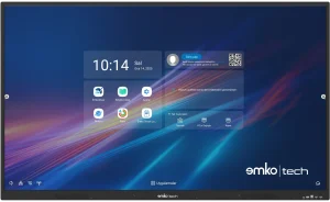 Dijital bir dokunmatik ekran paneli, renkli çizgiler içeren mavi bir arka plan üzerinde saati, tarihi, birden fazla uygulama simgesini ve kullanıcı oturum açma seçeneklerini görüntüler. Sağ altta emko tech logosu görünür.